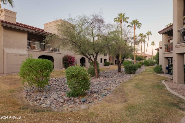 exterior space featuring a lawn