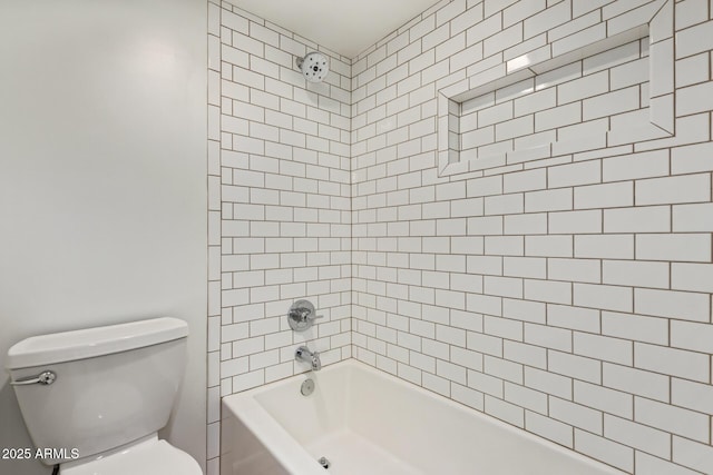 full bath featuring toilet and shower / bath combination