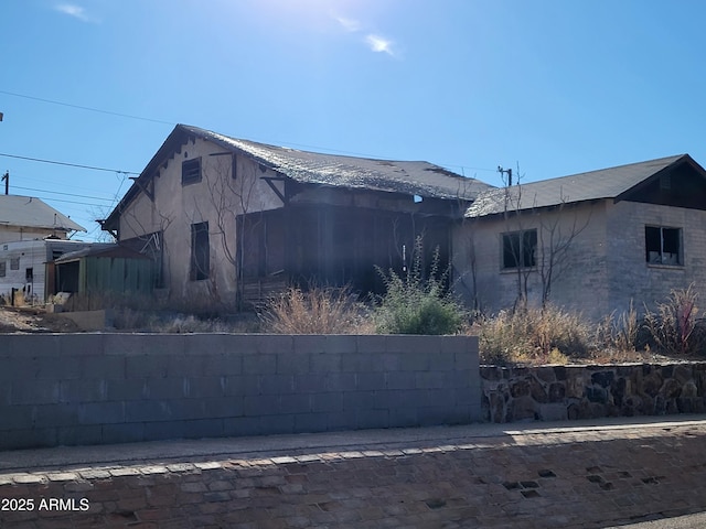 view of home's exterior