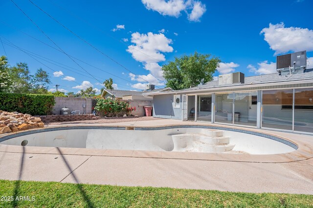 3109 N 81st St, Scottsdale, AZ 85251 - view of pool with central air condition unit, a fenced backyard, and a patio
