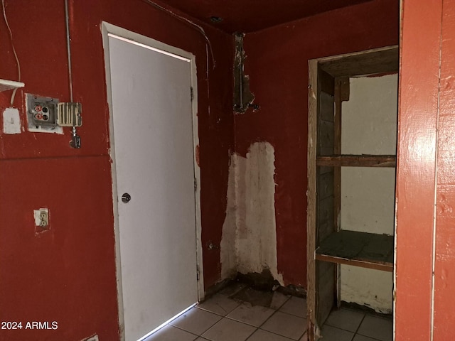 misc room featuring light tile patterned floors