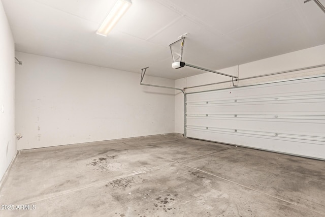 3713 S 54th Ln, Phoenix, AZ 85043 - garage featuring a garage door opener