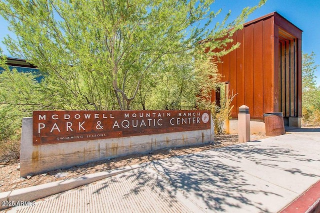 view of community / neighborhood sign