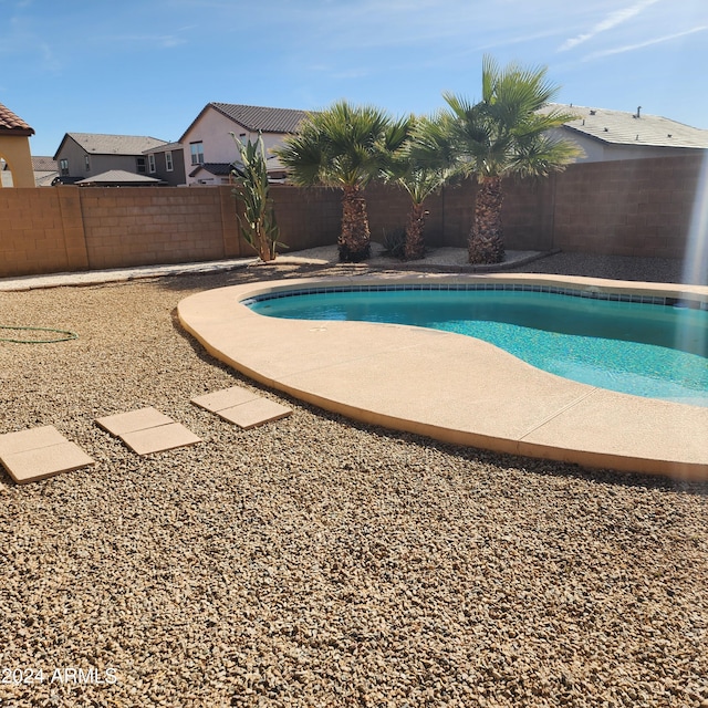 view of swimming pool