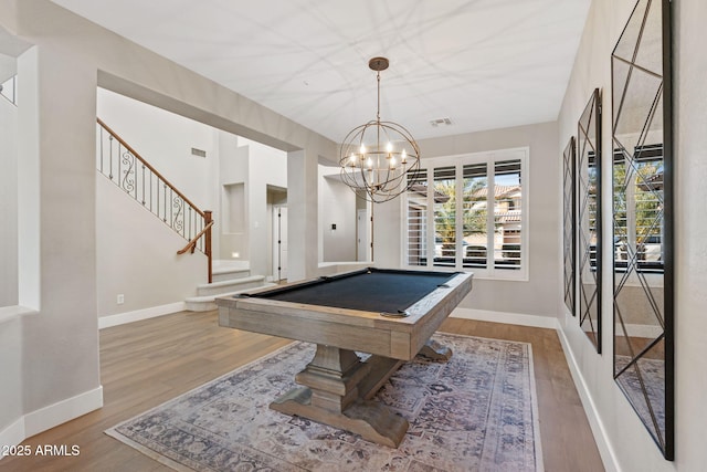 rec room featuring visible vents, billiards, wood finished floors, and baseboards