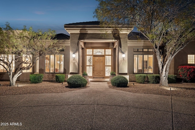 view of front of property with stucco siding