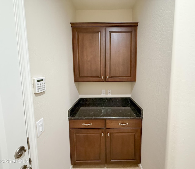 18515 N 94th St, Scottsdale, AZ 85255 - bar with baseboards