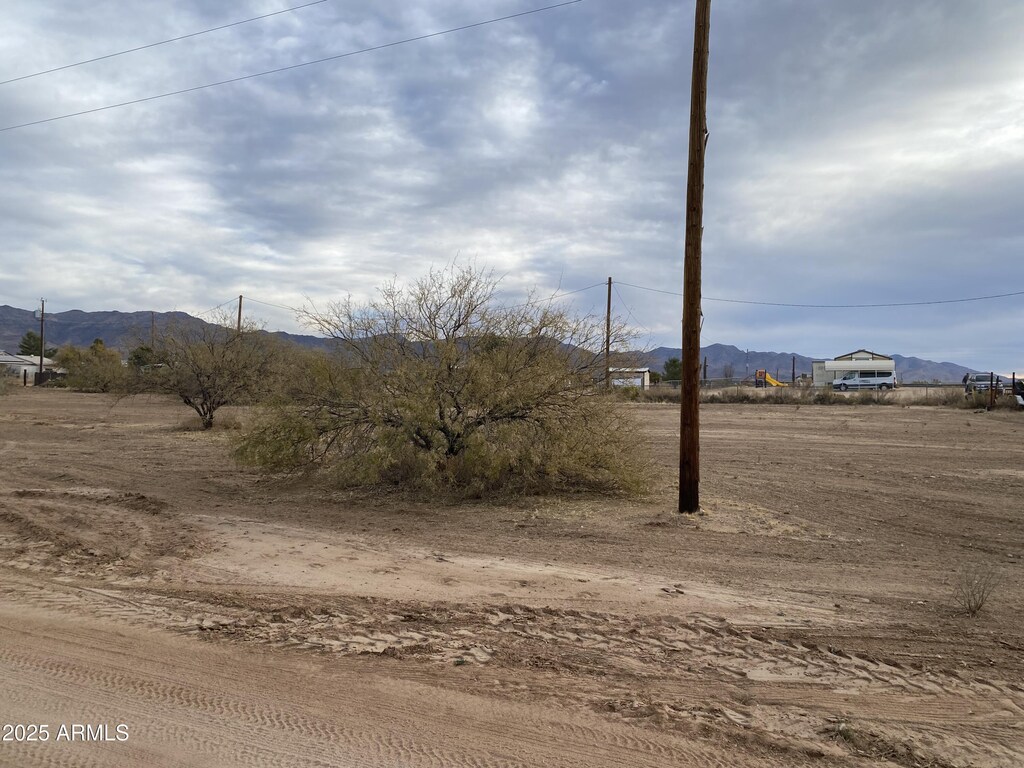 27305 S Old School Rd -, Unit Congress, AZ 85332