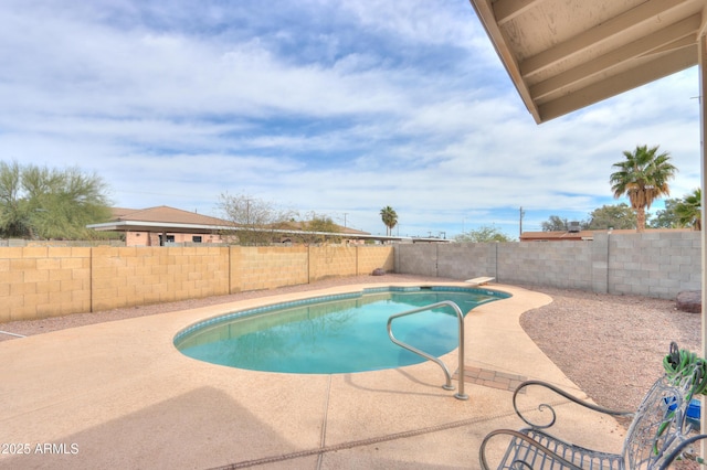 406 E Saguaro St, Casa Grande, AZ 85122 - view of swimming pool with a patio area