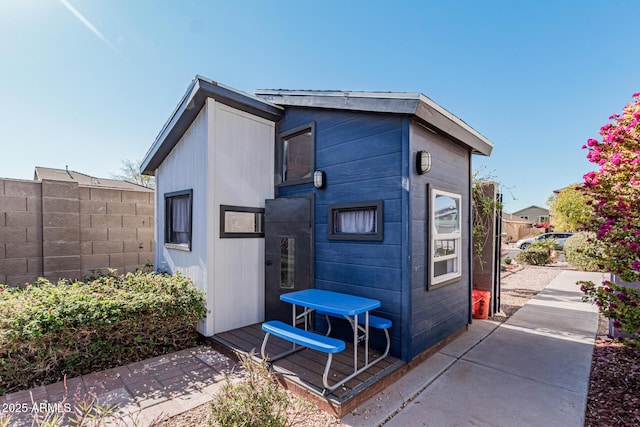 view of outbuilding