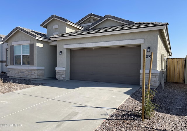 view of front facade featuring a garage