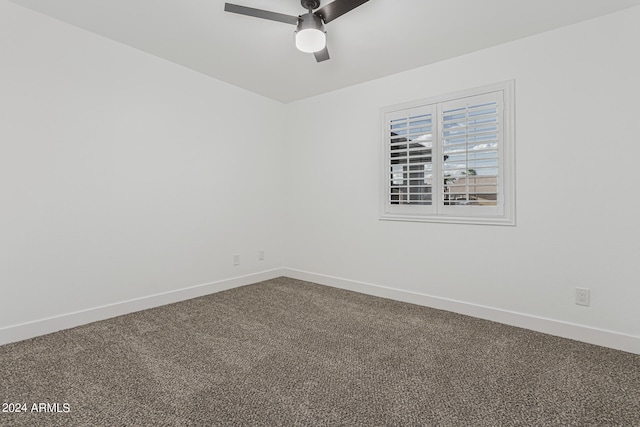 unfurnished room featuring carpet flooring and ceiling fan