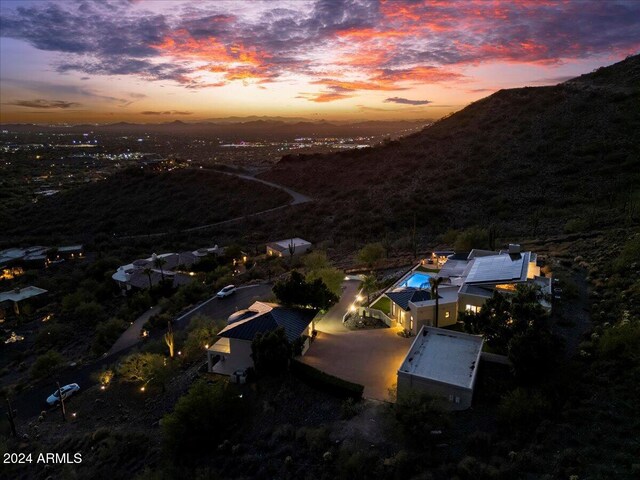 view of aerial view at dusk