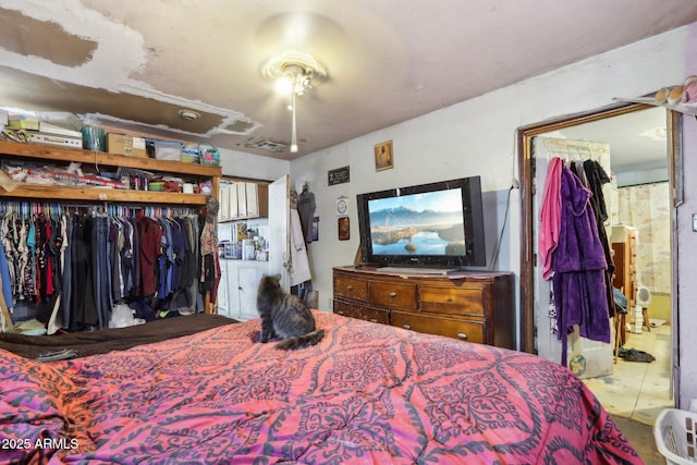 bedroom featuring a closet