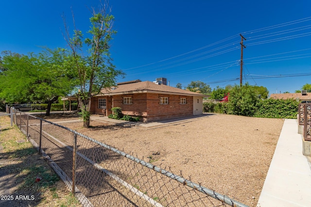 6100 N 36th Ave, Phoenix, AZ 85019 - view of side of property with brick siding