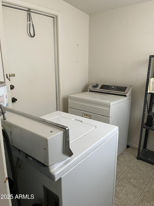 1346 S Main Dr, Apache Junction, AZ 85120 - washroom featuring washer and dryer