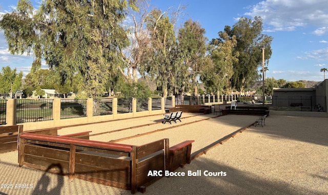 12838 S 40th Pl, Phoenix, AZ 85044 - view of property's community with fence