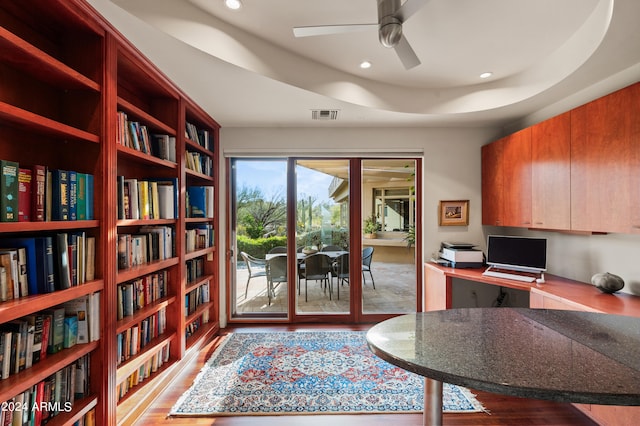 office area with ceiling fan, visible vents, built in desk, and recessed lighting