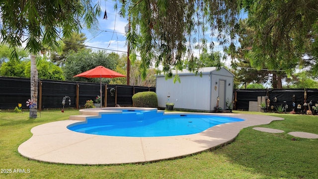 4139 E Edgemont Ave, Phoenix, AZ 85008 - view of swimming pool featuring an in-ground hot tub
