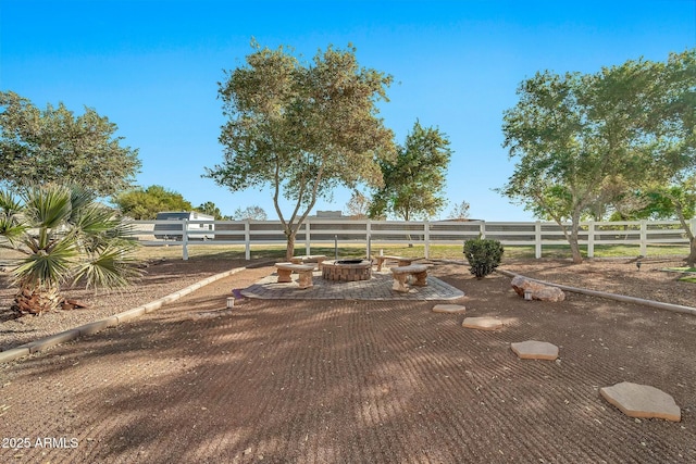 view of yard featuring a rural view