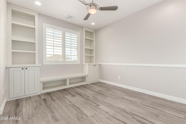 5407 S Tatum Ln, Gilbert, AZ 85298 - mudroom featuring wood finished floors, baseboards, a ceiling fan, recessed lighting, and built in shelves