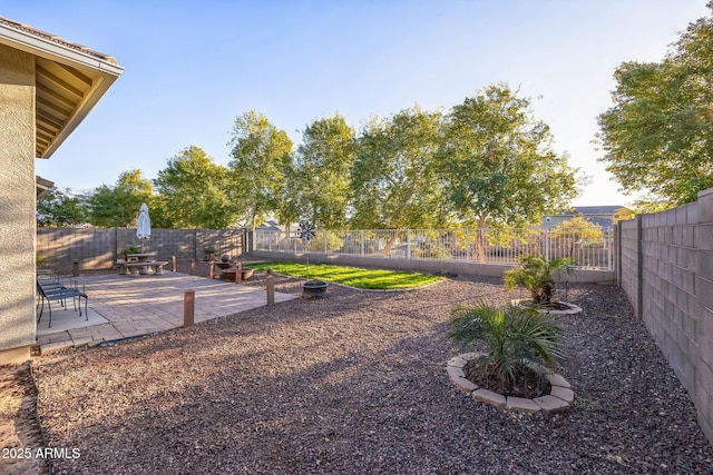 view of yard with a patio area