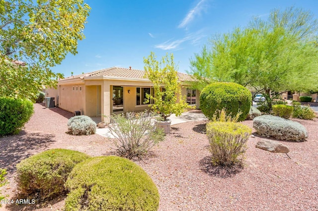 view of front of property featuring a patio