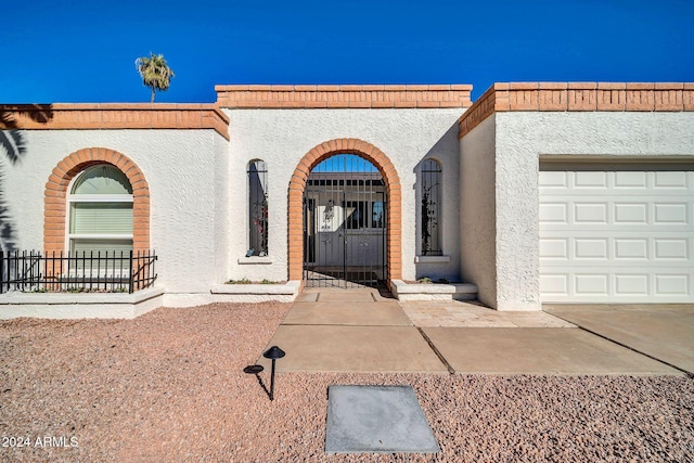 view of front facade with a garage