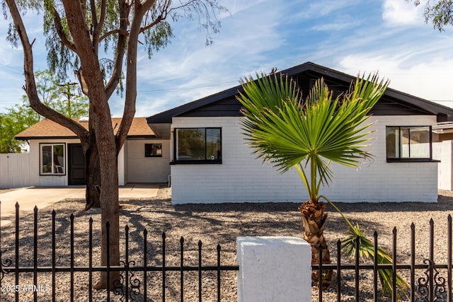 3802 N 48th Dr, Phoenix, AZ 85031 - view of front of home with brick siding and a fenced front yard