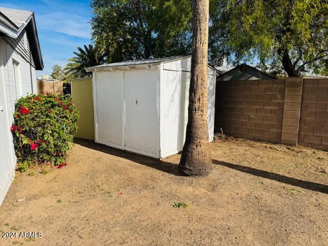 view of outbuilding