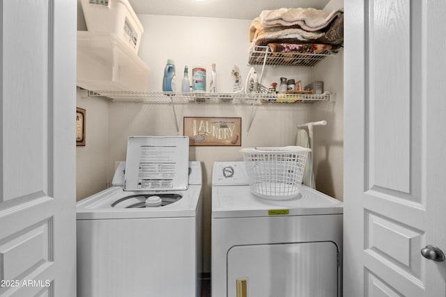 1941 S Pierpont Dr Unit 2015, Mesa, AZ 85206 - laundry room featuring washing machine and dryer