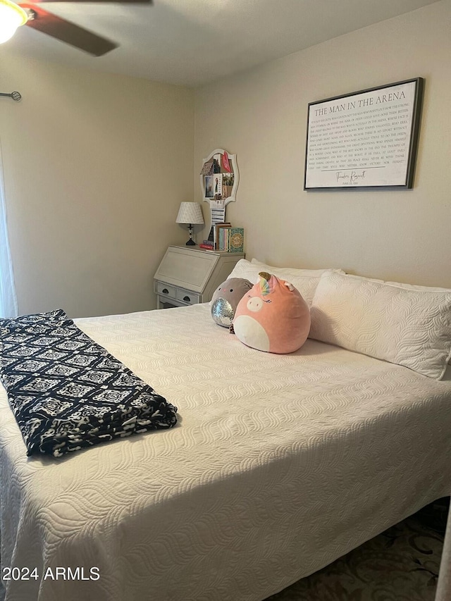 bedroom featuring ceiling fan