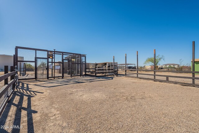 view of yard with an outdoor structure