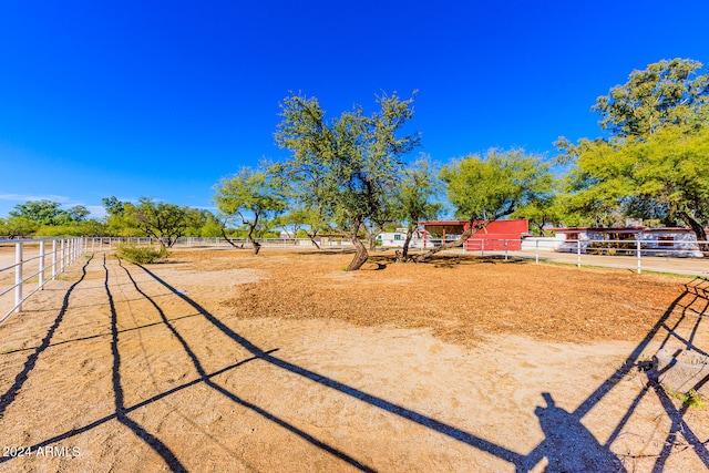 view of yard featuring a rural view