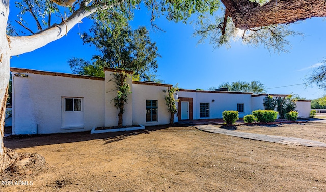 view of front of house