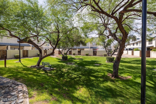 7801 N 44th Dr Unit 1003, Glendale, AZ 85301 - view of yard featuring a residential view
