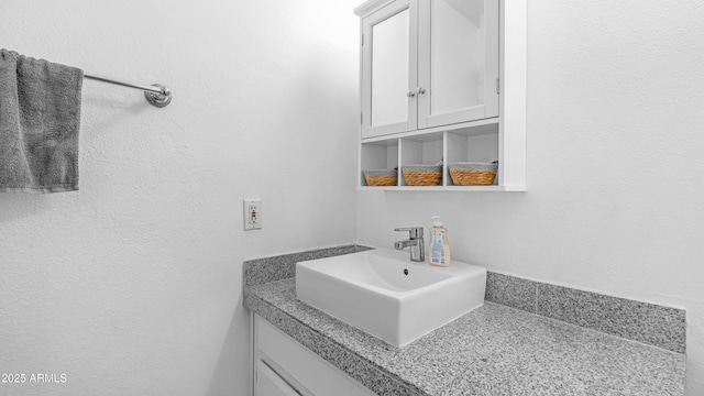 10420 N 10th St Unit 2, Phoenix, AZ 85020 - bathroom with vanity