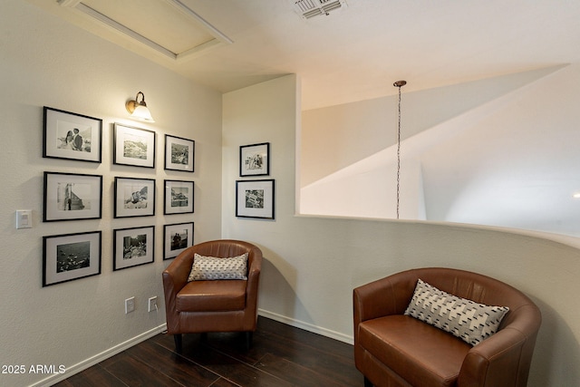 1125 S Larkspur St, Gilbert, AZ 85296 - living area featuring wood finished floors and baseboards