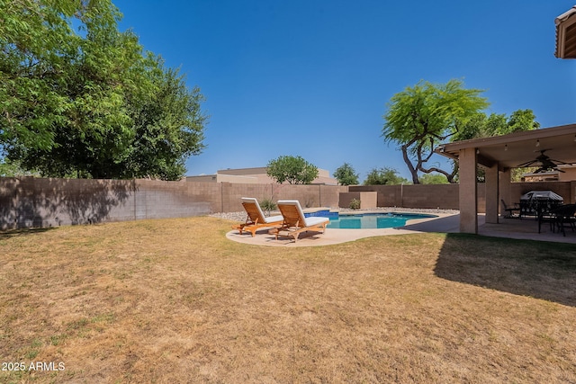 1125 S Larkspur St, Gilbert, AZ 85296 - view of yard featuring a ceiling fan and a patio area
