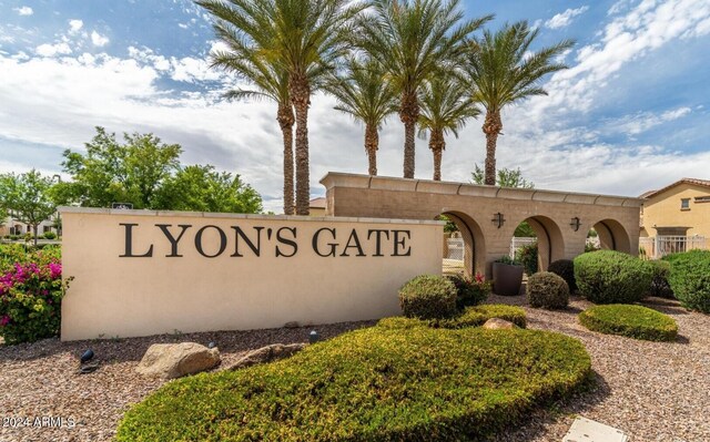 view of community / neighborhood sign