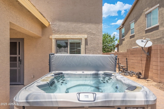 2185 E Gillcrest Rd, Gilbert, AZ 85298 - view of swimming pool featuring a hot tub