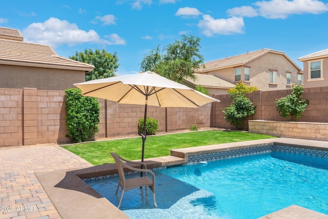 2185 E Gillcrest Rd, Gilbert, AZ 85298 - view of pool featuring a patio area
