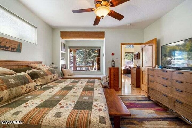 bedroom with ceiling fan