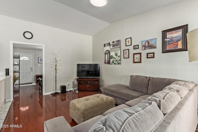 1500 N Sunview Pkwy Unit 81, Gilbert, AZ 85234 - living area with wood finished floors and lofted ceiling