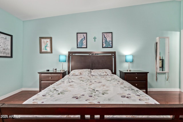 1500 N Sunview Pkwy Unit 81, Gilbert, AZ 85234 - bedroom with dark wood-style floors