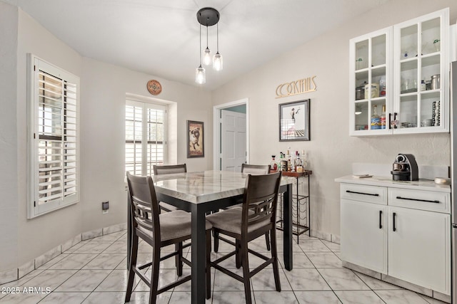 1500 N Sunview Pkwy Unit 81, Gilbert, AZ 85234 - dining area featuring baseboards