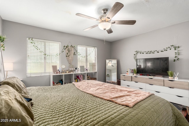 bedroom with ceiling fan
