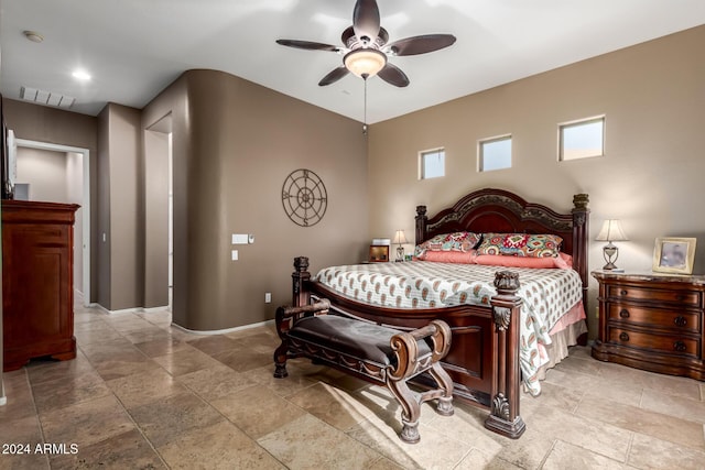 bedroom with ceiling fan