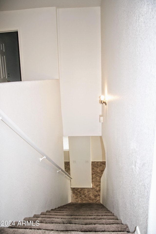 9527 N 82nd Ln, Peoria, AZ 85345 - view of stairs