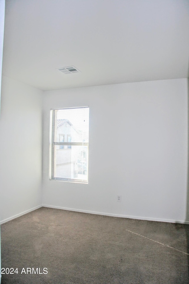 9527 N 82nd Ln, Peoria, AZ 85345 - view of carpeted empty room